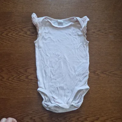 1 an body bretelle rose pale